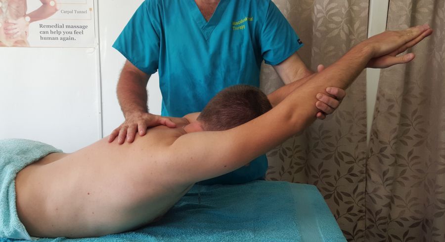 Sports Massage targeting muscle stiffness and injury prevention